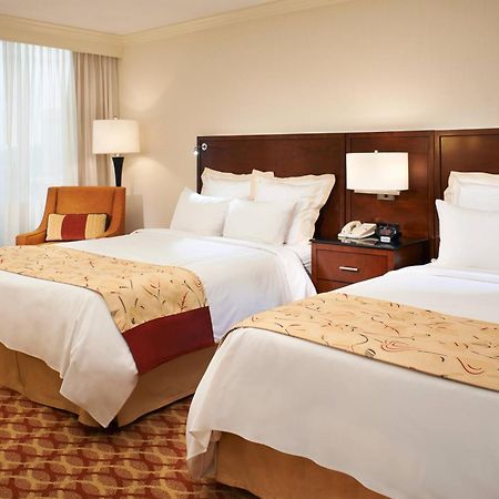 อินเดียนาโพลิส แมริออต อีสต์ Hotel ภายนอก รูปภาพ
