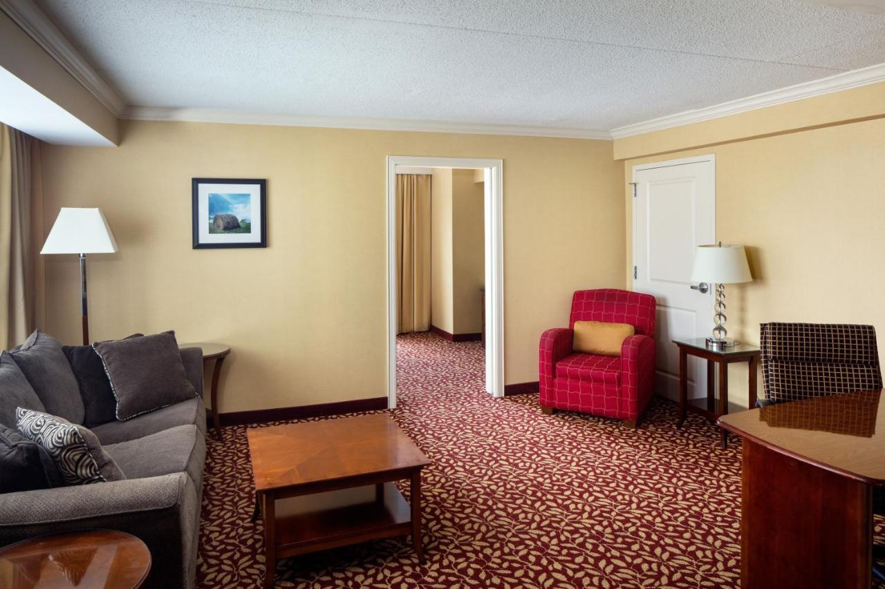 อินเดียนาโพลิส แมริออต อีสต์ Hotel ภายนอก รูปภาพ