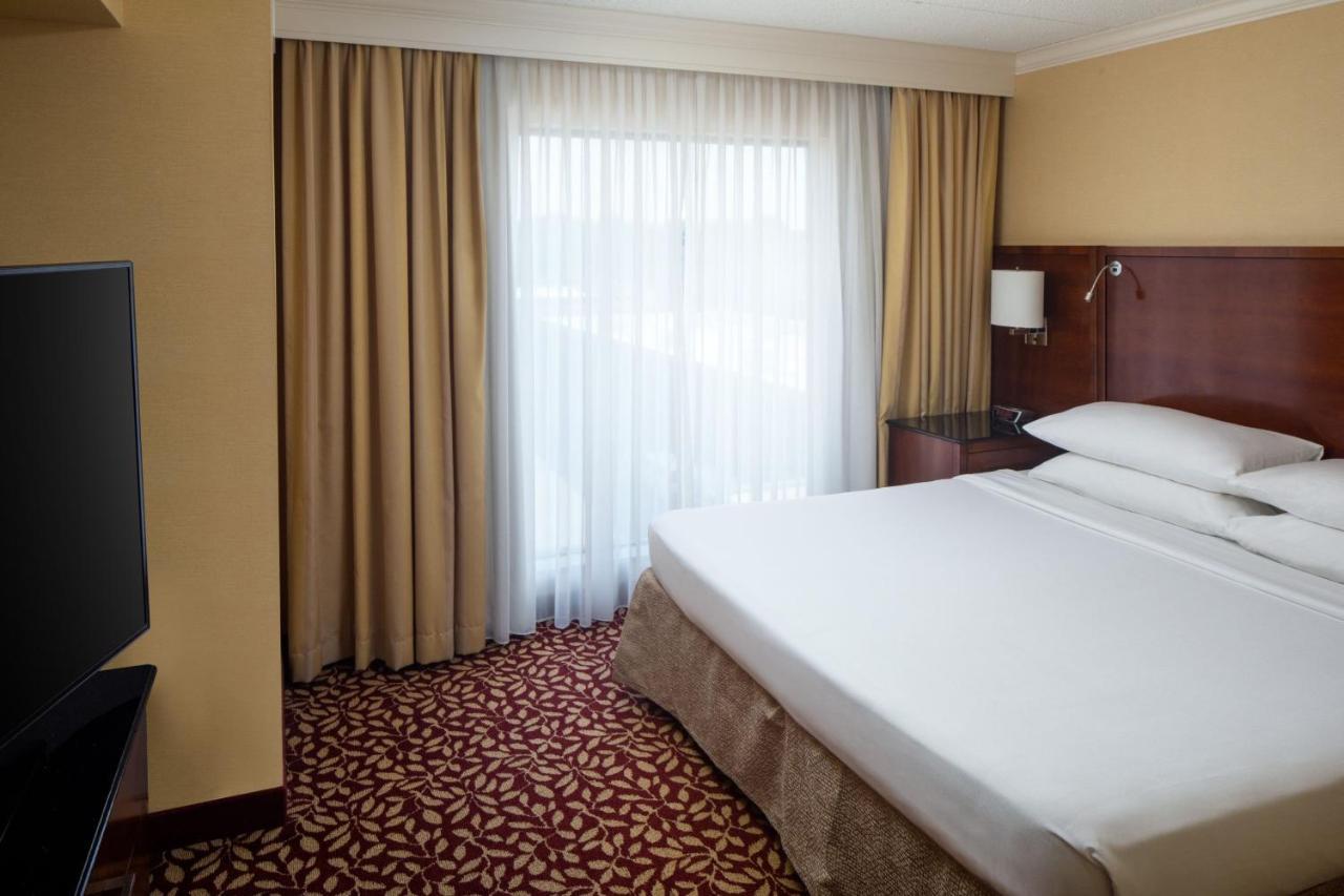 อินเดียนาโพลิส แมริออต อีสต์ Hotel ภายนอก รูปภาพ
