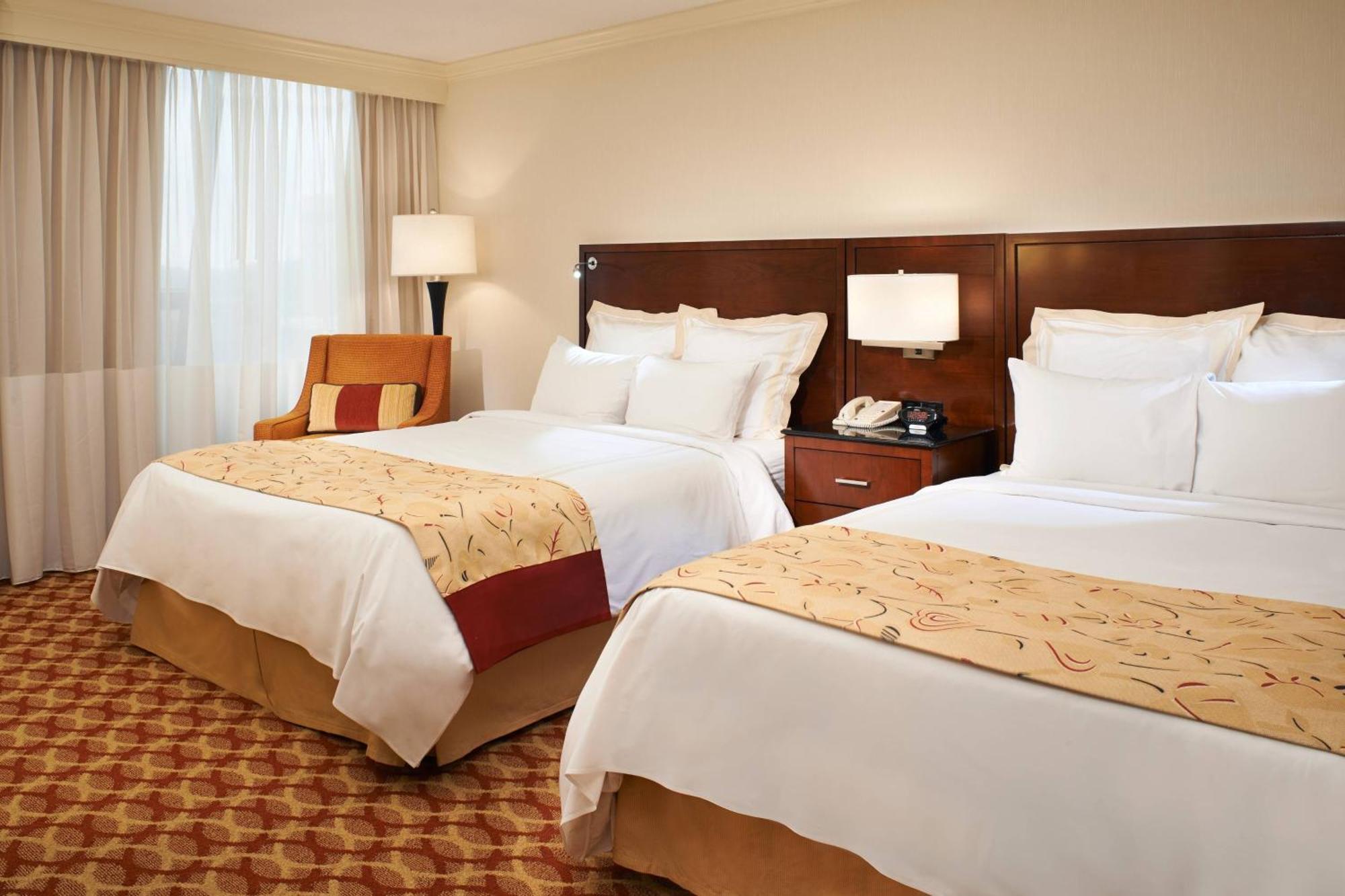 อินเดียนาโพลิส แมริออต อีสต์ Hotel ภายนอก รูปภาพ