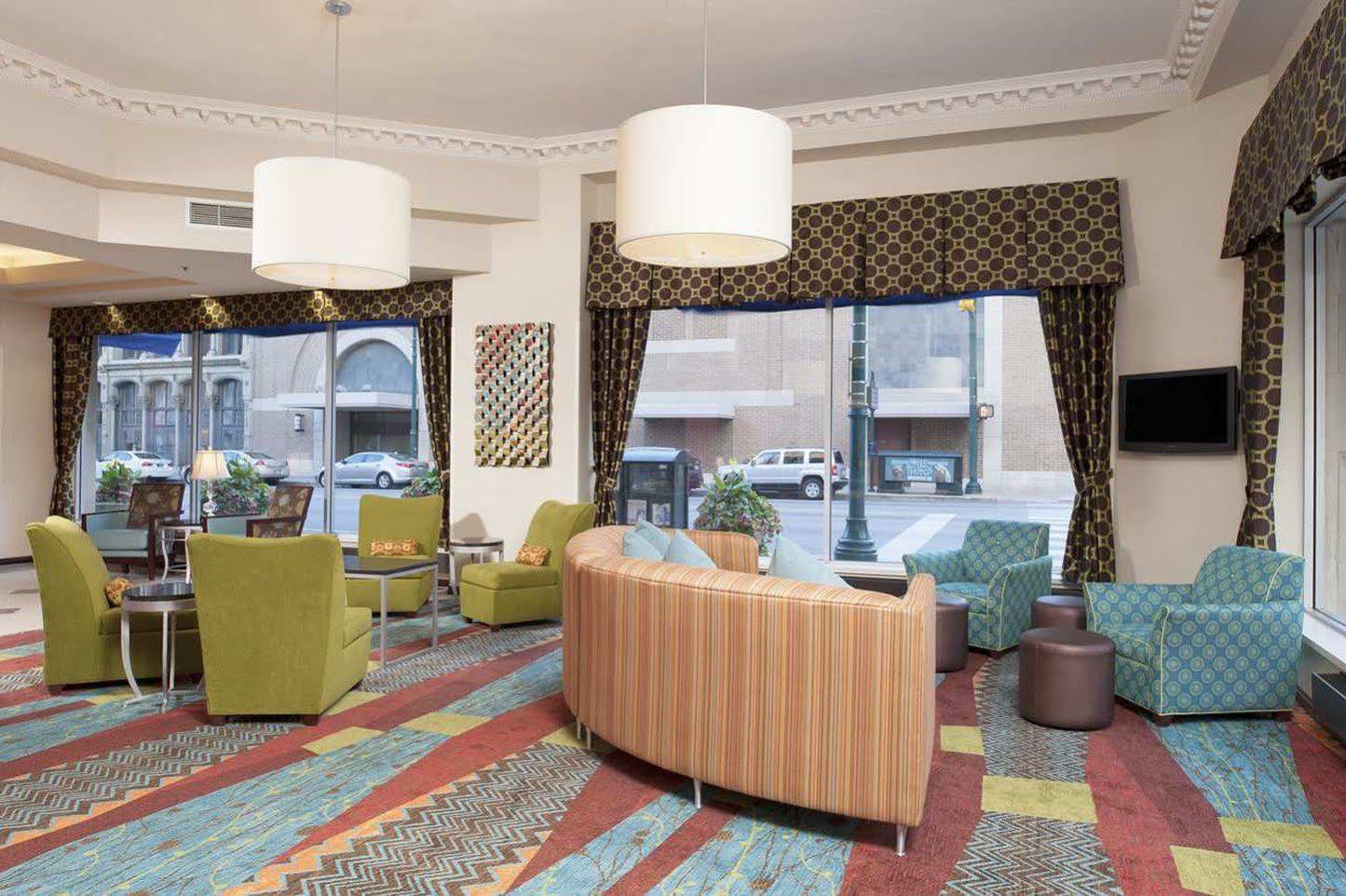 อินเดียนาโพลิส แมริออต อีสต์ Hotel ภายนอก รูปภาพ