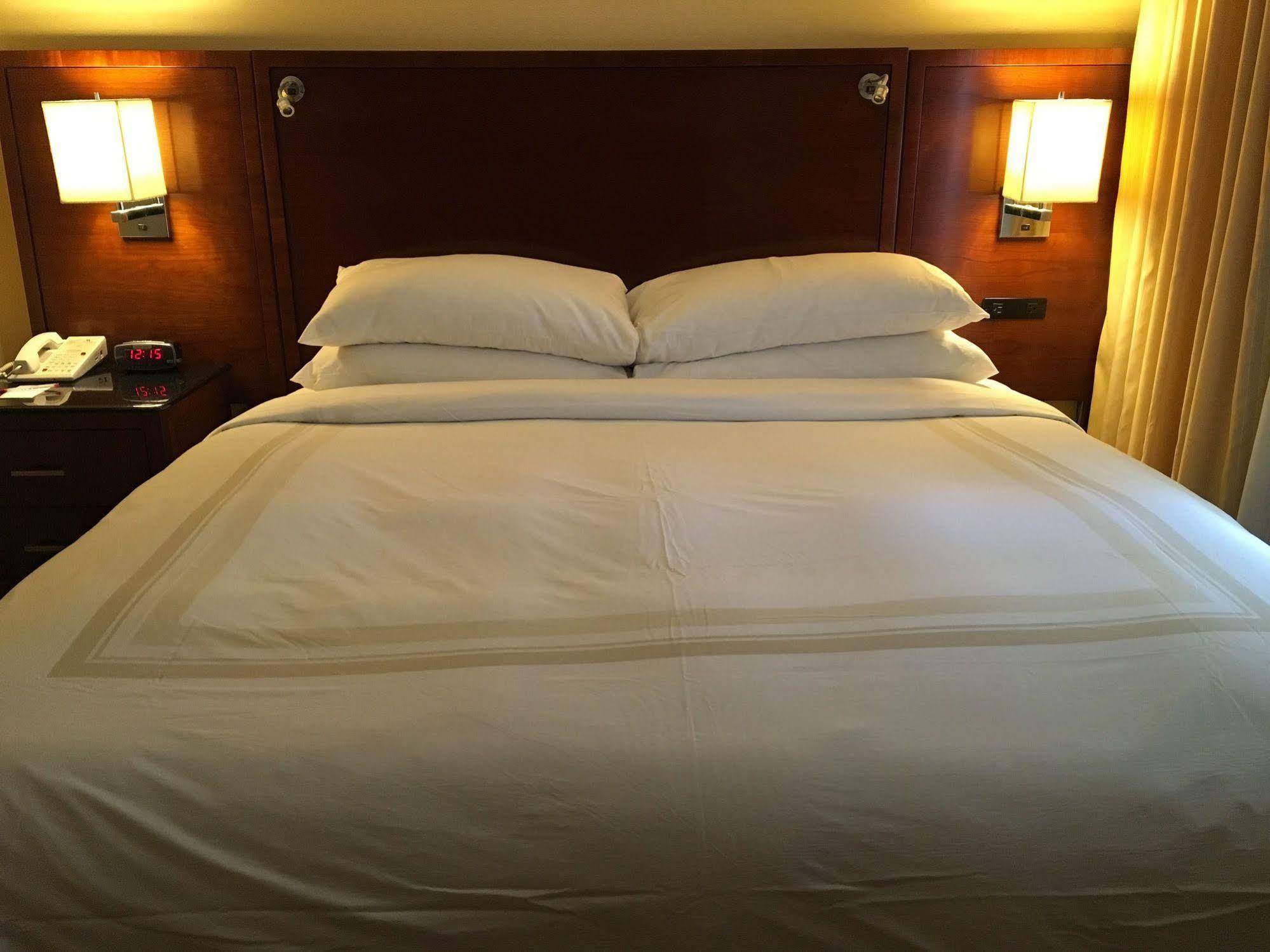 อินเดียนาโพลิส แมริออต อีสต์ Hotel ภายนอก รูปภาพ